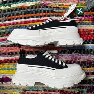 Alexander McQueen Tread Slick Low Lace Up